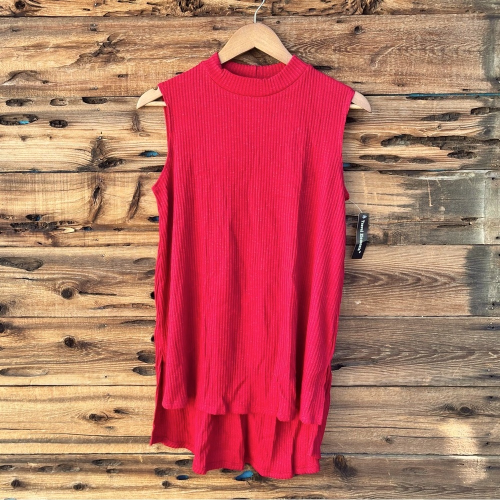 TRAVEL ELEMENTS | NWT Red Ribbed Sleeveless Hi Low Tunic Blouse L